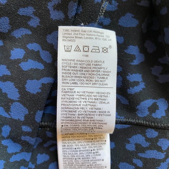 Athleta Salutation Stash Pocket II Leopard Print 7/8 Leggings Performance-XS - Picture 14 of 15